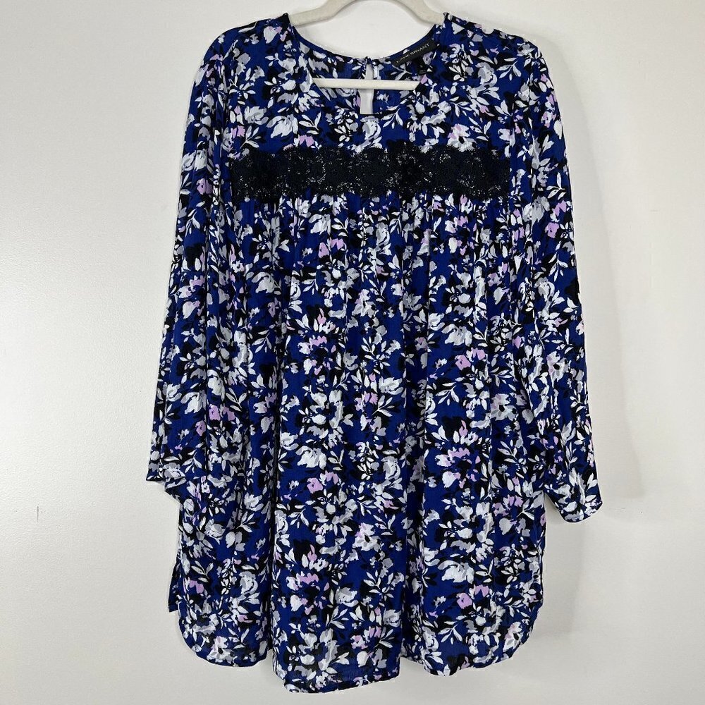 Lane Bryant Plus Size Flowy Loose Floral‎ Blouse with Lace Accent